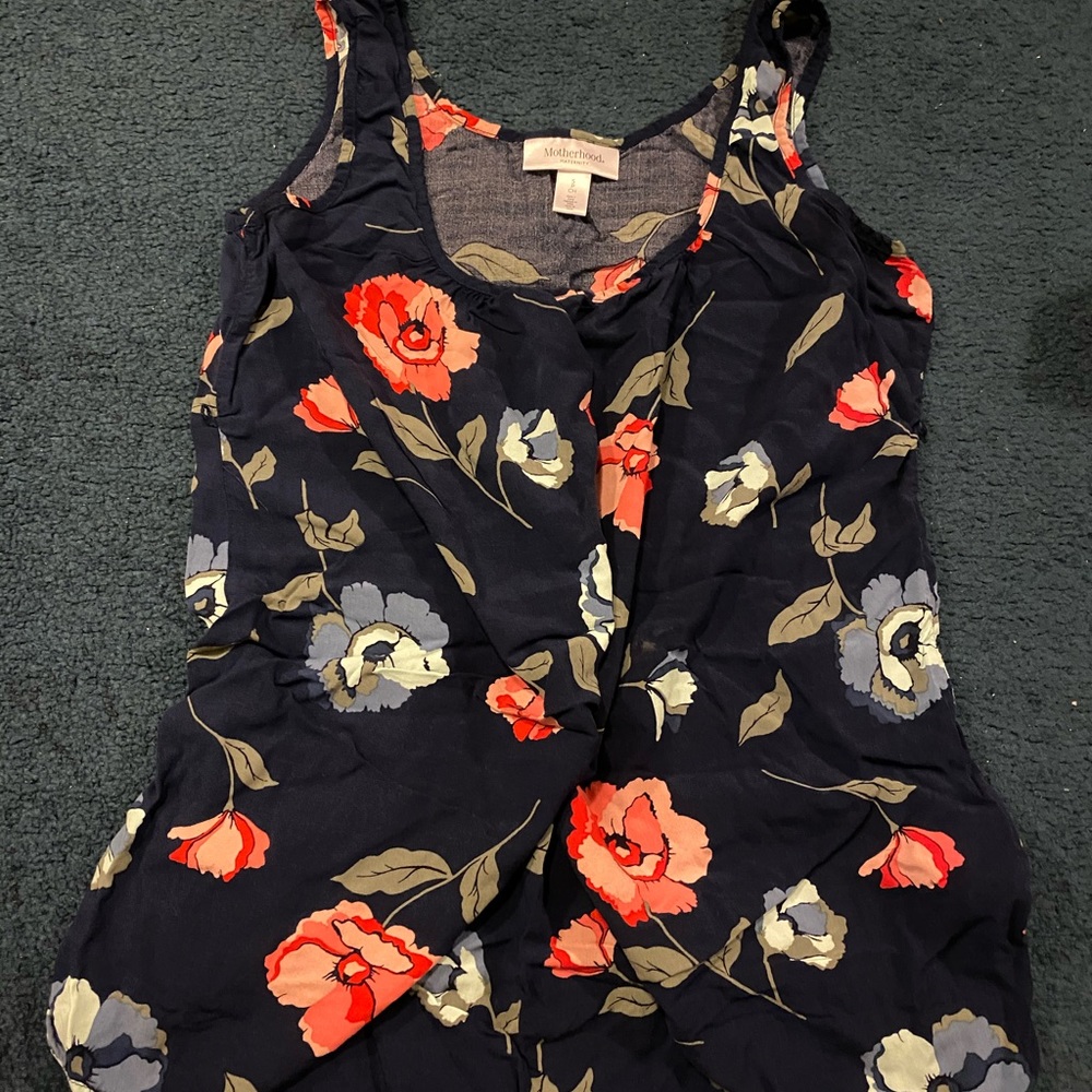 Scoop neckline maternity tank top